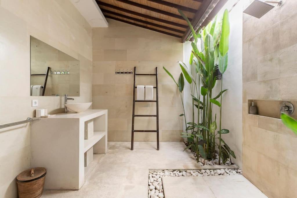 Villa West Indies Ubud, Close To Ubud Center Екстериор снимка